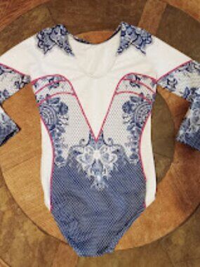 girls size 10 long sleeve sequined leotard